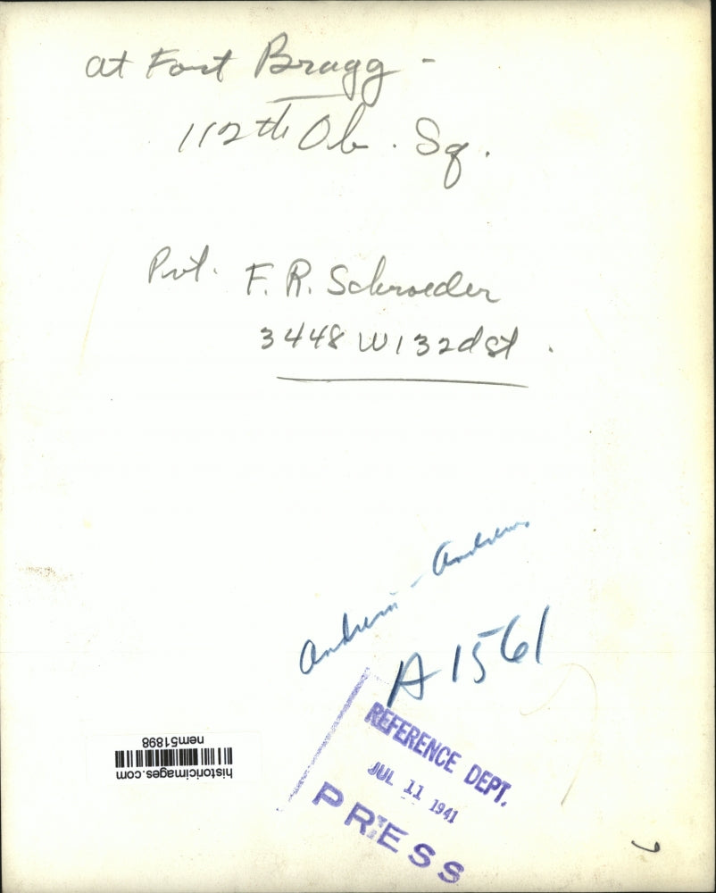 1941 Press Photo Private F. R. Schroeder at Fort Briggs - nem51898