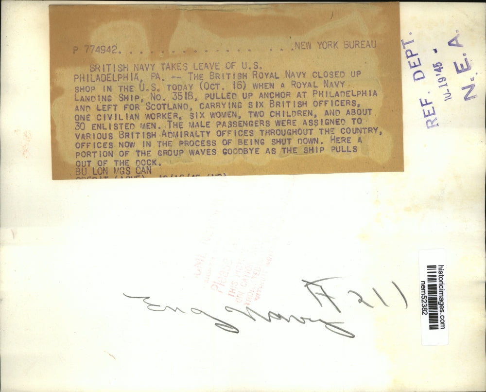 1945 Press Photo British Passengers aboard Royal Navy Ship left Philadelphia