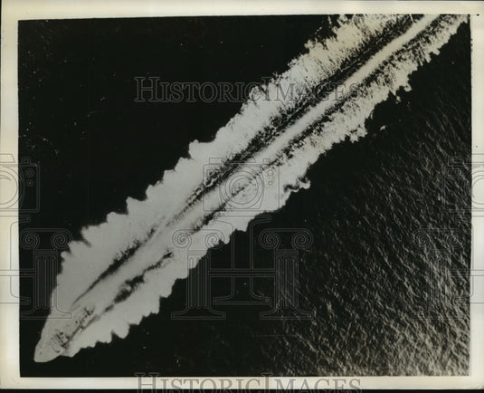 1942 Press Photo Royal Air Force sails to pick up pilot landed in the sea.