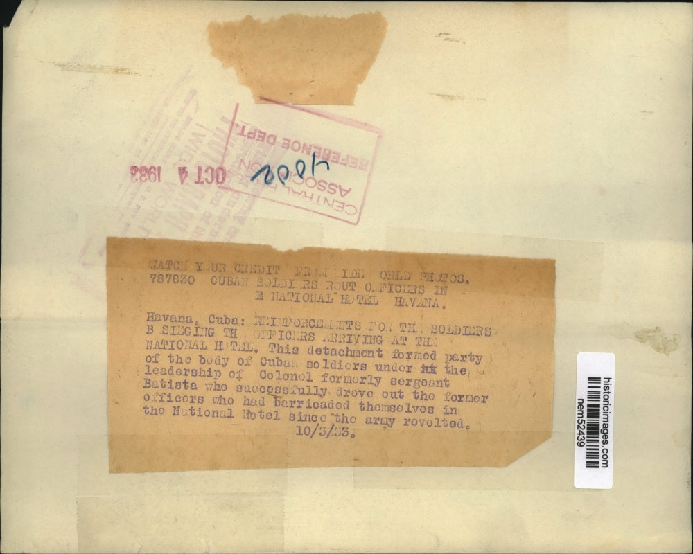 1933 Press Photo Cuban soldiers arrive as reinforcements at Hotel National