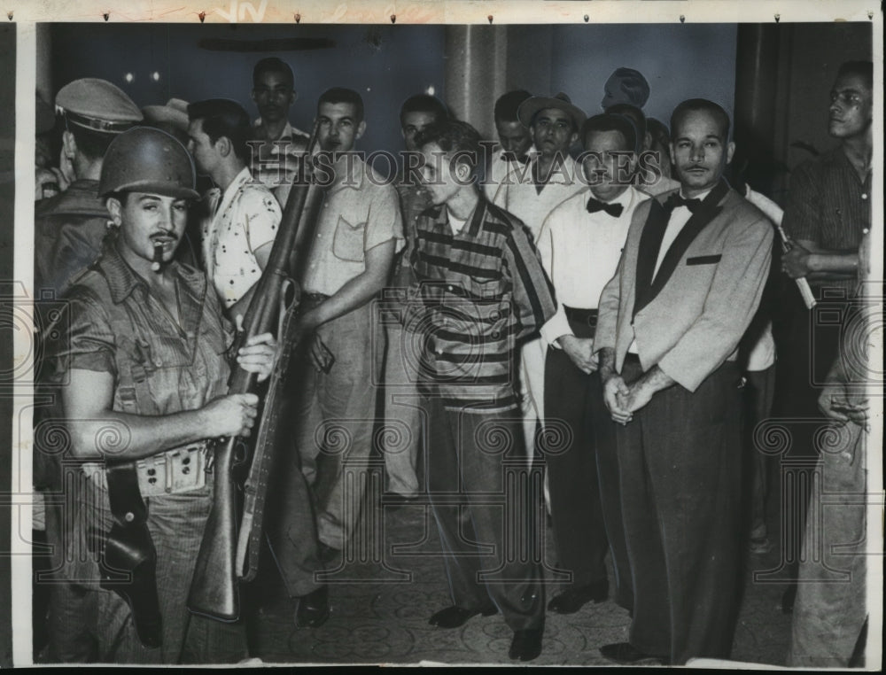 1956 Press Photo Cuban Armies search guests and workers at Casa Grande Hotel