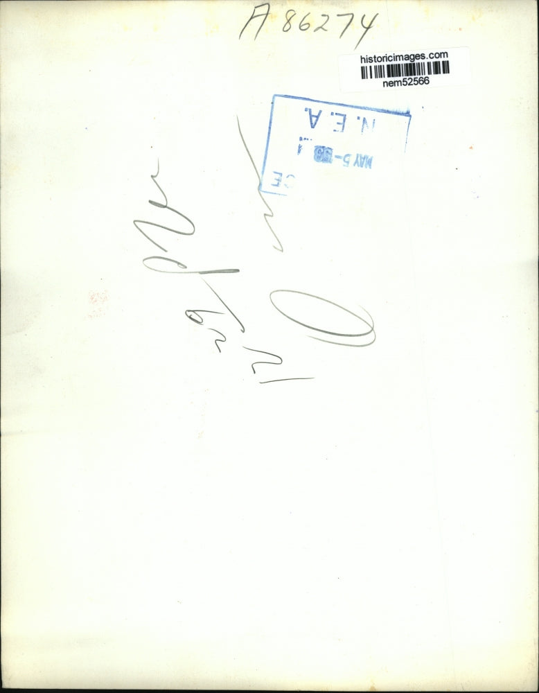 1953 Press Photo Ensign Broomhead walks out of the tent with a Navy Captain