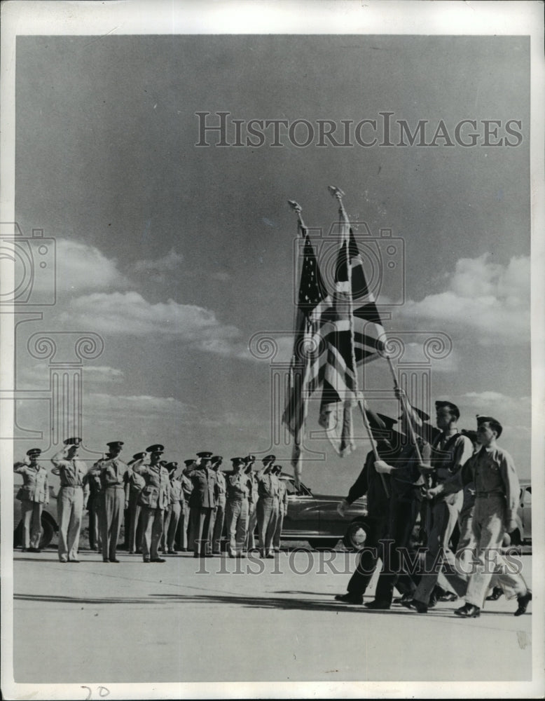 1941 Press Photo The Stars And Stripes and Union Jack pass before AR Garrod