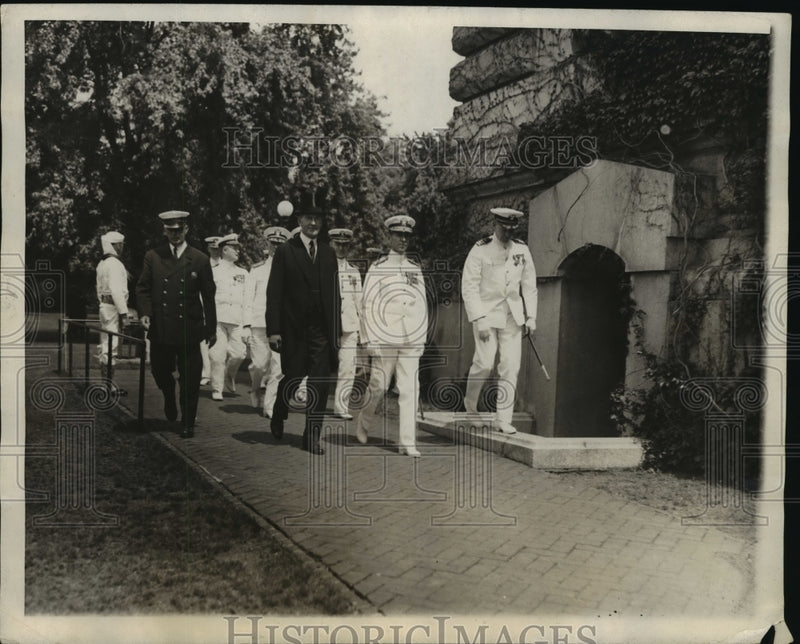 Load image into Gallery viewer, 1926 Press Photo Navy Secretary Wilbur &amp; Rear Admiral LM Nulton at Annapolis
