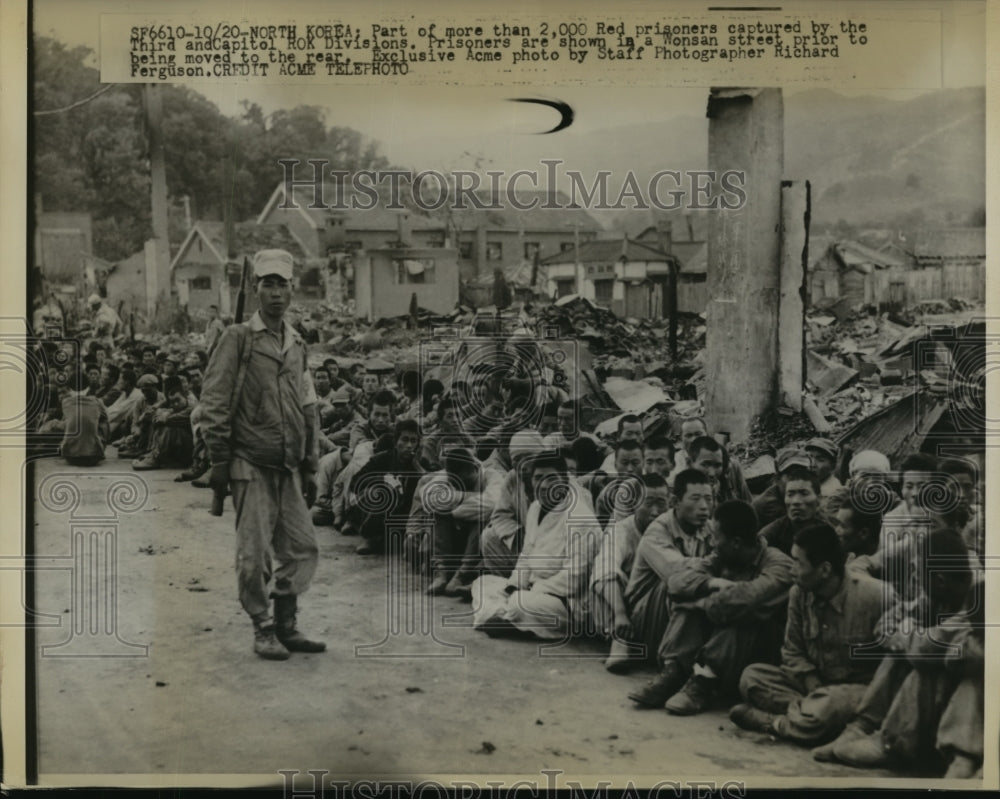 Press Photo Capitol Royal officers held Red prisoners in Wonsan Street
