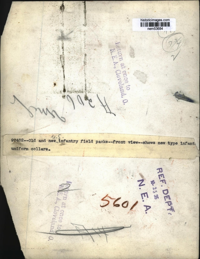 1935 Press Photo U.S Army Old and New Infantry Field packs Uniforms - nem53684