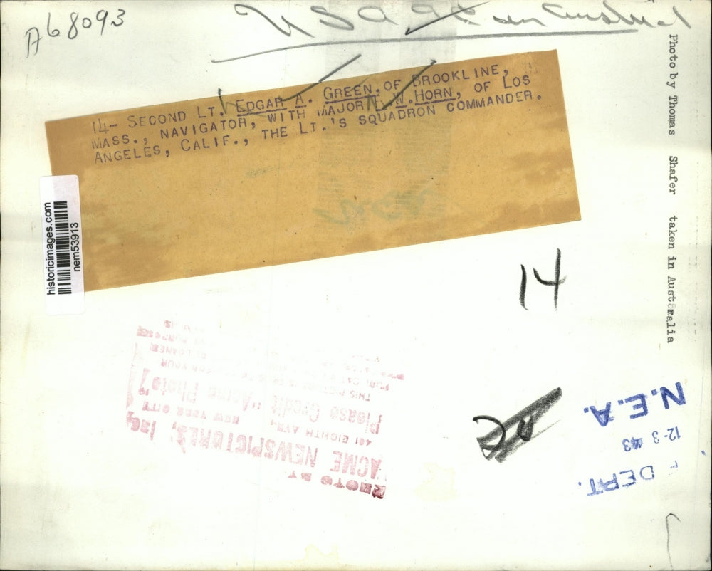 1943 Press Photo Second Lt. Edgar A. Green with Major W. Horn - nem53913