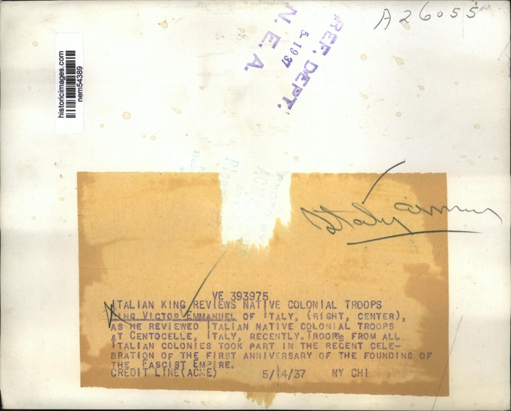 1937 Press Photo King Victor Emmanuel reviews Italian Native Colonial Troops