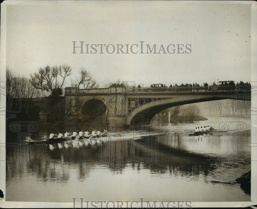 1927 Press Photo Crews at Victoria Bridge During Eton Trial Lights - nem54536