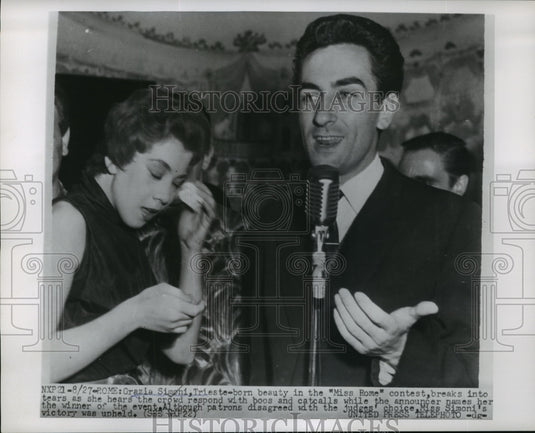 1954 Press Photo Grazia Simoni cries when she wins Miss Rome contest - nem54850