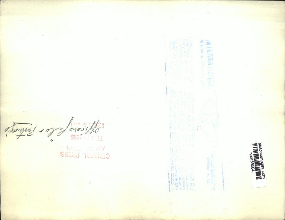 1955 Press Photo Gen. Partridge greeted by military officials after his arrival