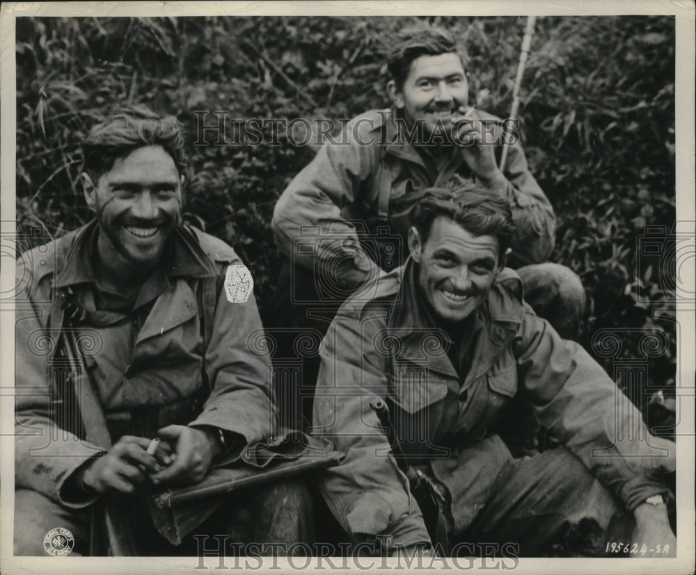 1944 Press Photo American Soldiers en route to a Rest Camp - nem56805