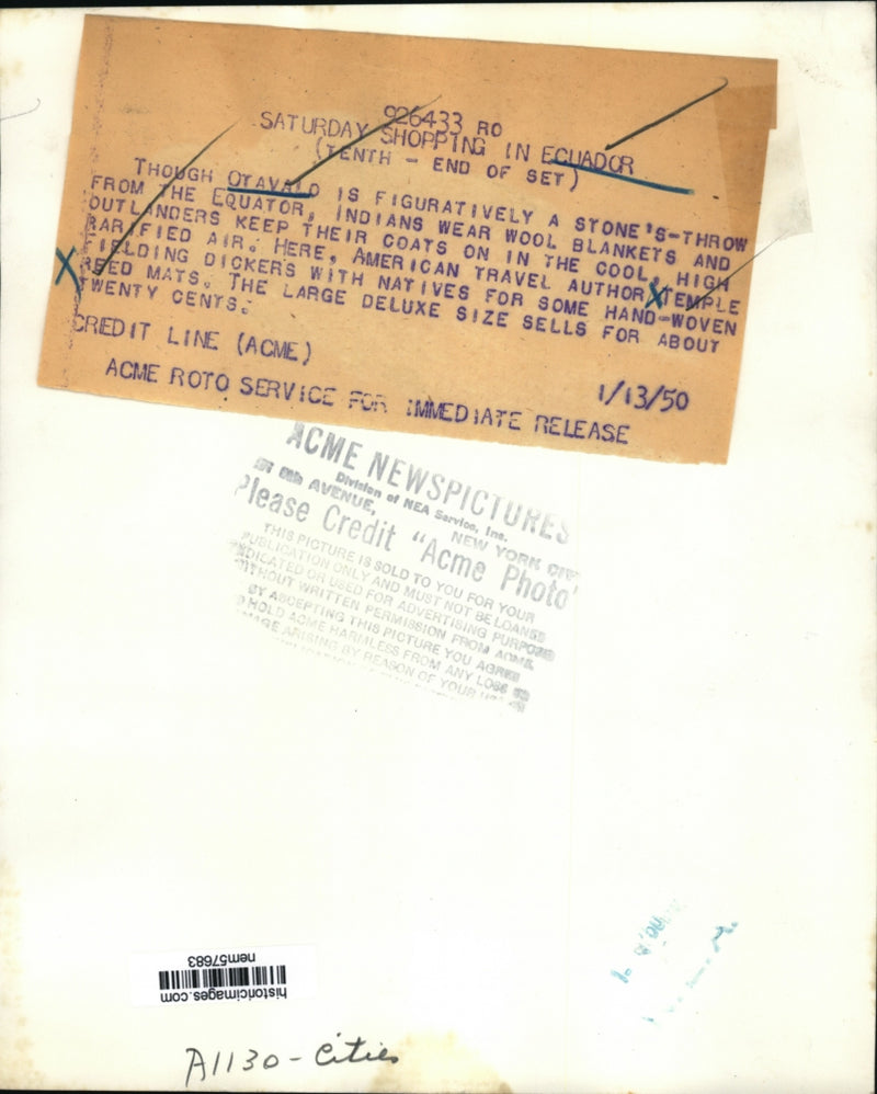 Load image into Gallery viewer, 1950 Press Photo Travel Author Temple Fielding buys Indian Handwoven mats
