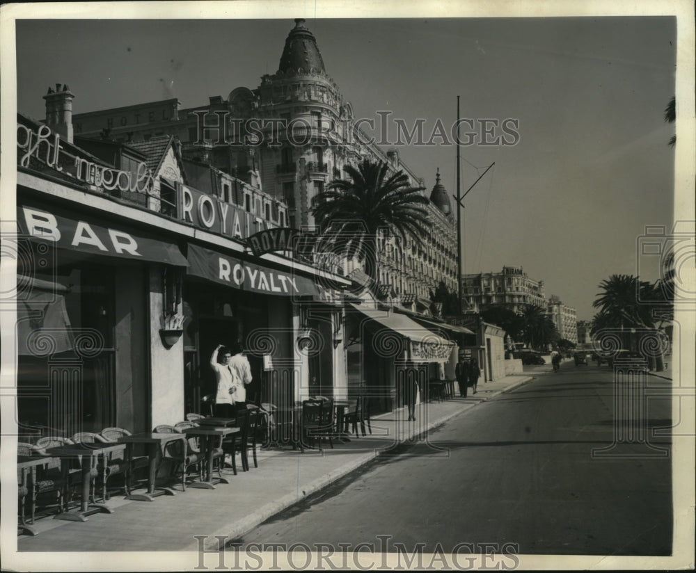 1948 Press Photo Exterior view of Royalty Bar in Cannes - nem57981