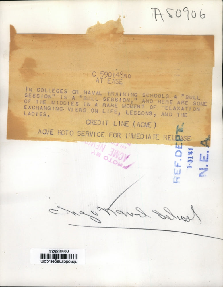 1941 Press Photo Middies in Naval School Relax During Downtime - nem58534