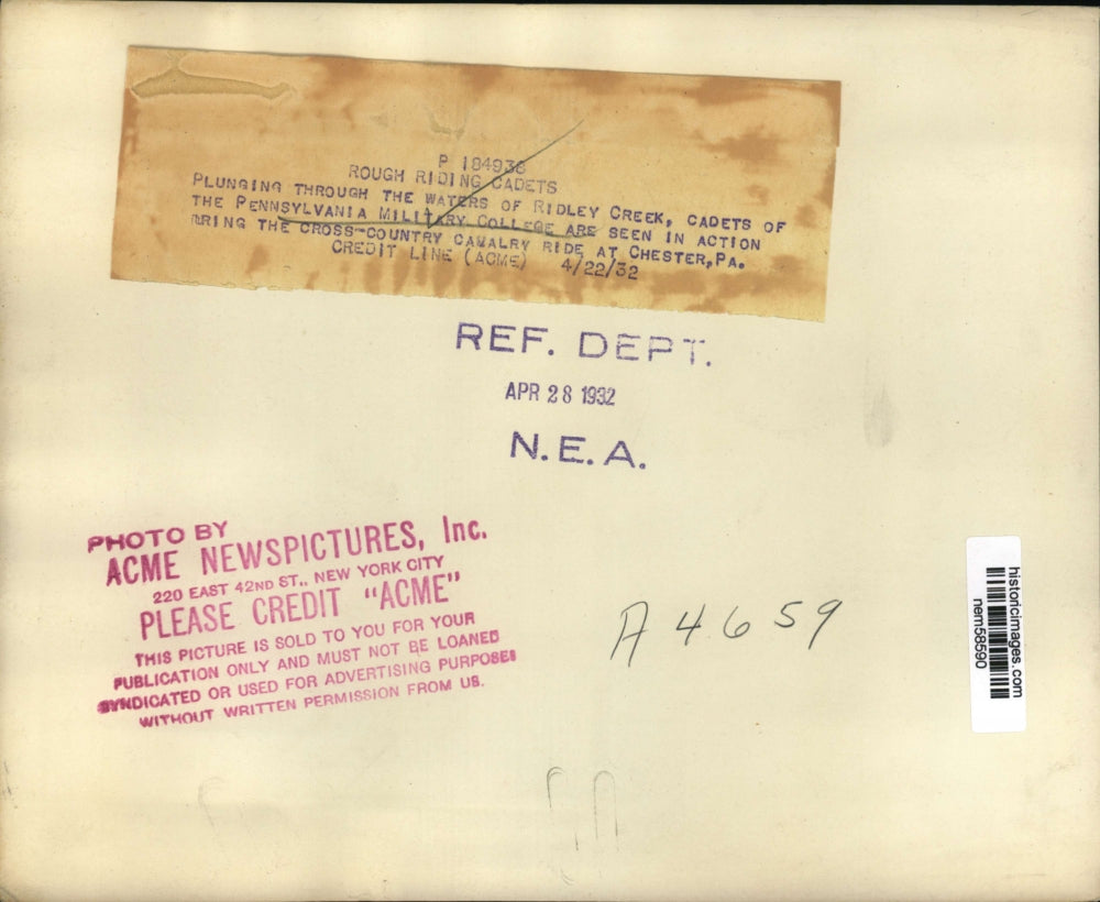 1932 Press Photo Cadets of Penn Military College Plunge Through Ridley Creek