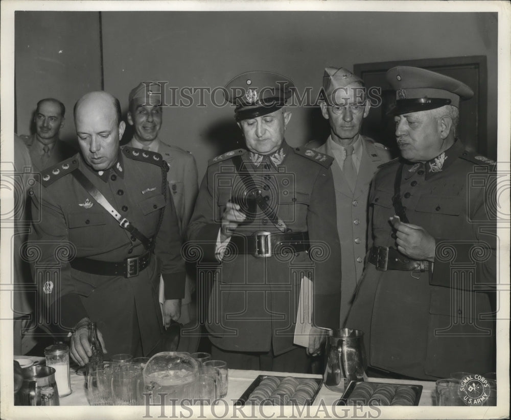 1943 Press Photo Brazil Minister of War in San Antonio Army Service Forces Depot