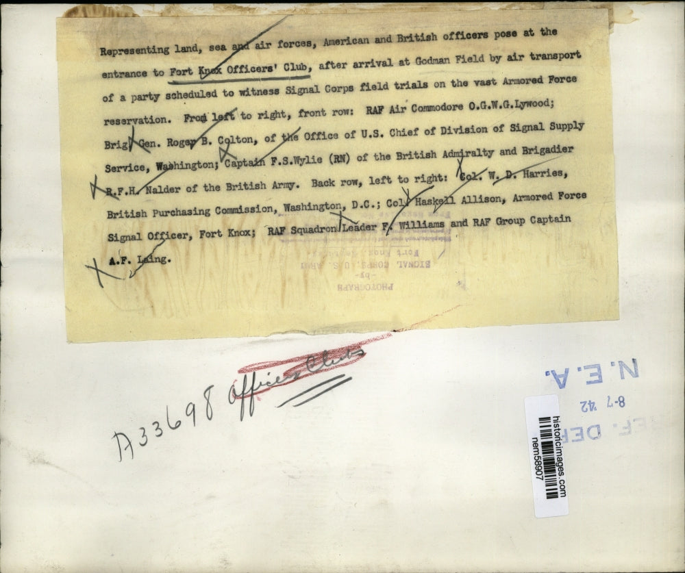 1942 Press Photo American & British Officers Pose at Fort Knox Officer's Club