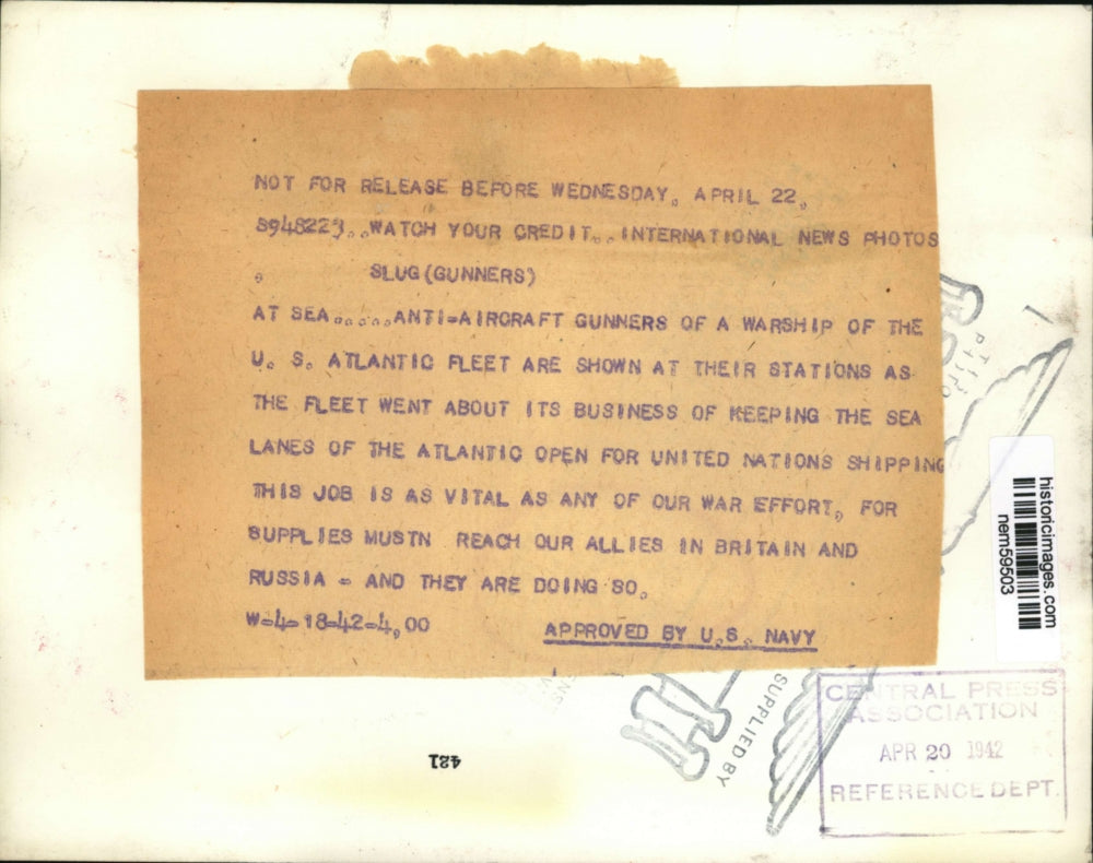 1942 Press Photo U.S. Atlantic fleet anti-aircraft gunners at their stations