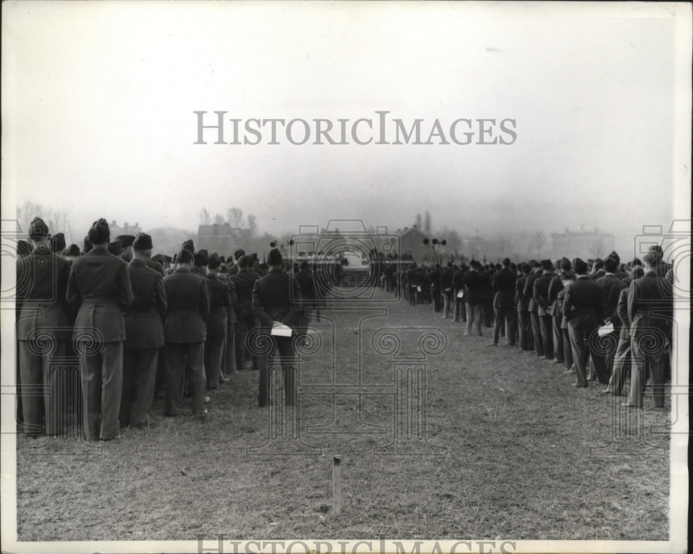 1942 Press Photo Fort Mead Soldiers attend the Easter Sunrise Services