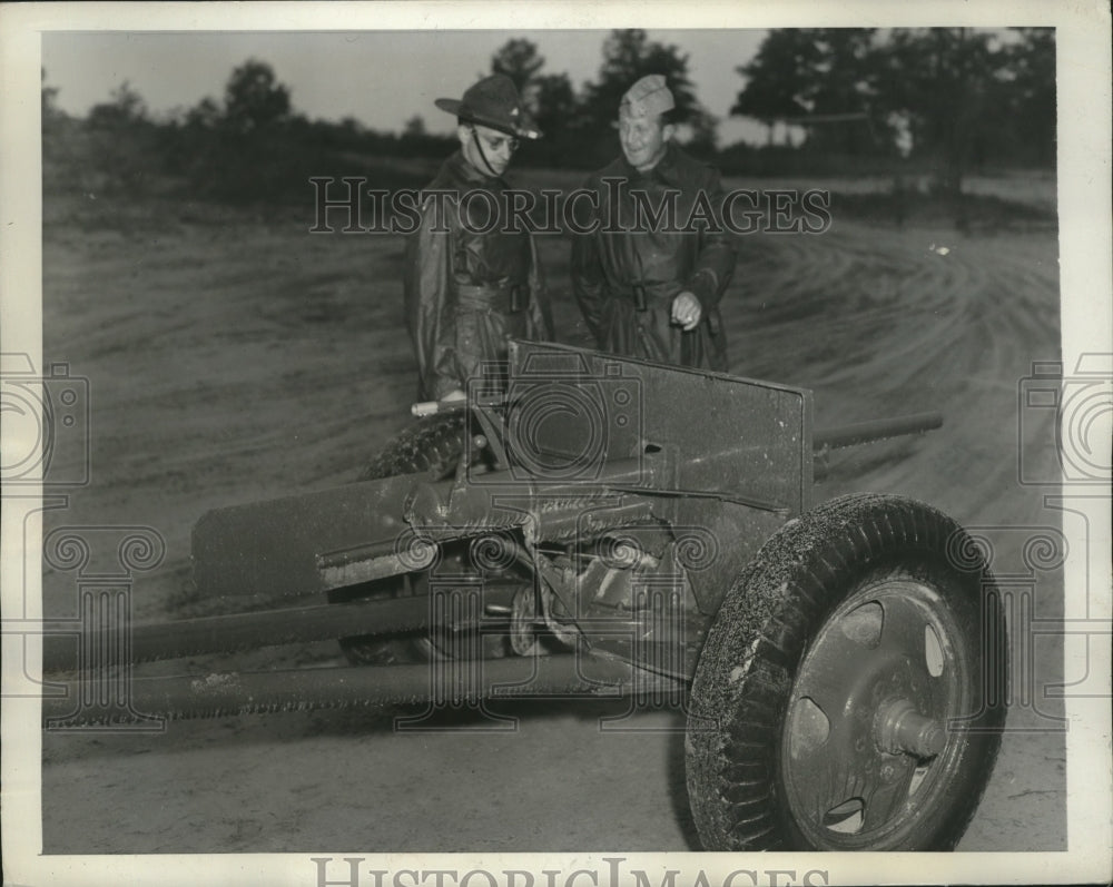 1941 Press Photo Anti Tank gun made from junk by Captain Melvin Harris