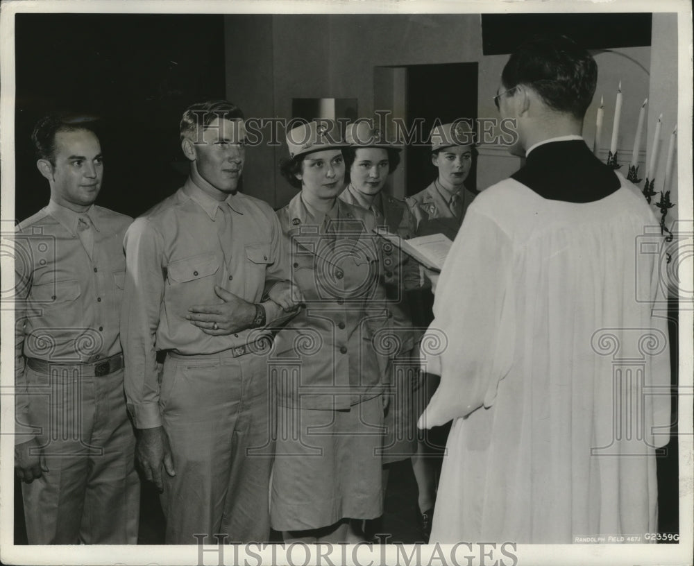 1943 Press Photo U.S Army Wedding Ceremonies at Randolph Chapel - nem59648