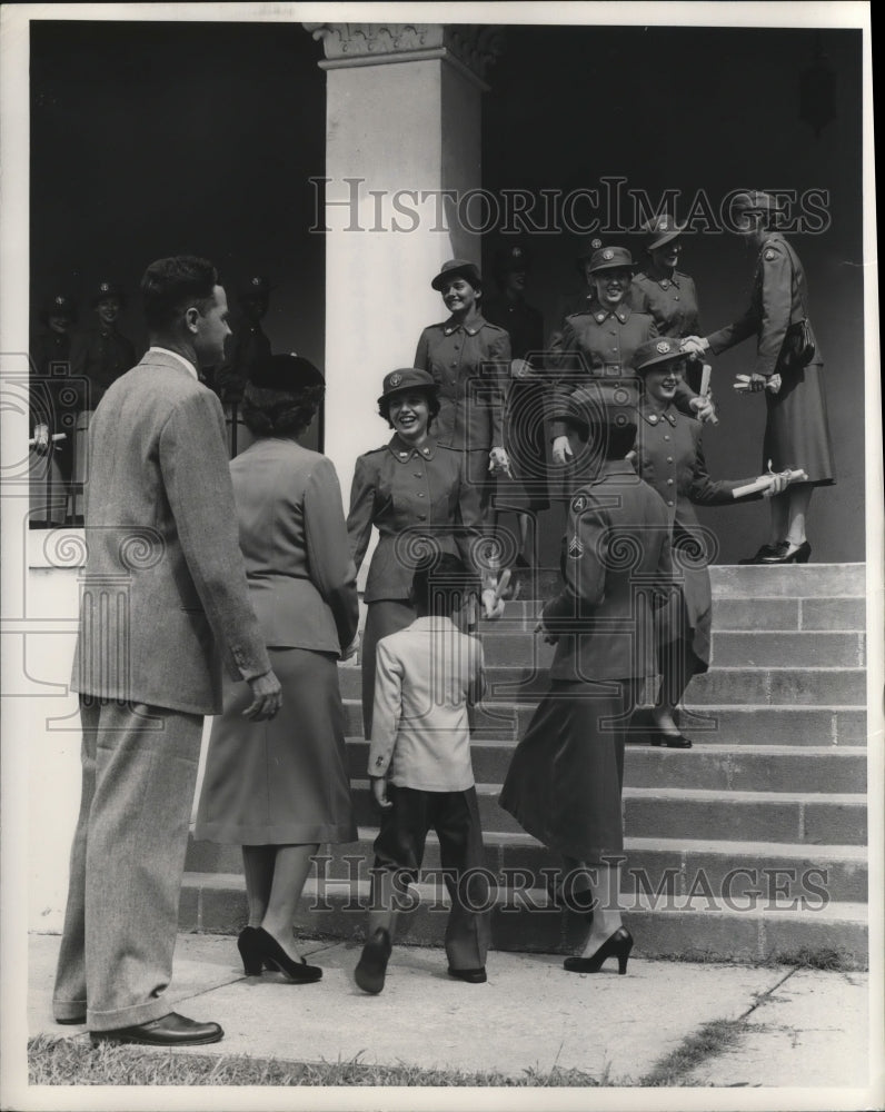 1956 Press Photo Families and friends congratulate Women's Army Corps trainees