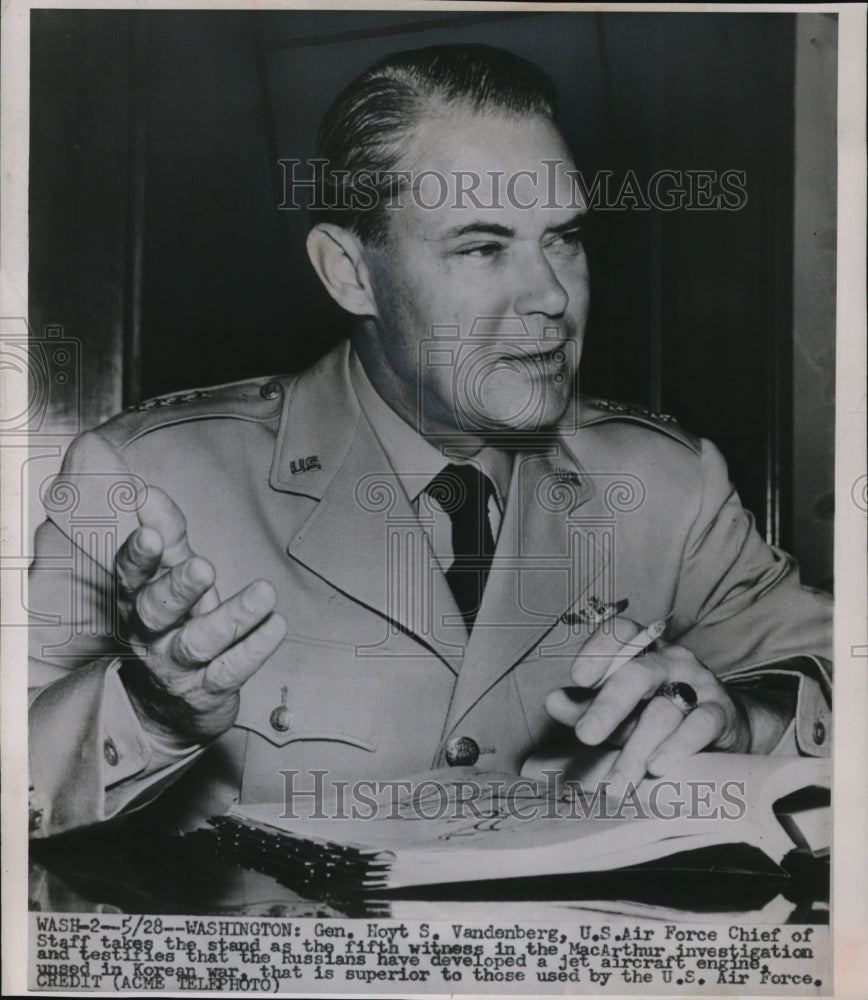1951 Press Photo Hoyt Vanderberg appears before MacArthur Investigation hearing