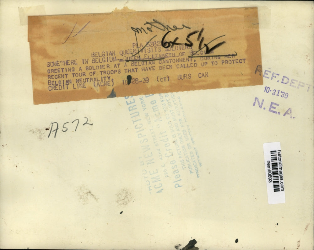 1939 Press Photo Queen Elizabeth of Belgium greets a Army at Belgian Cantonment