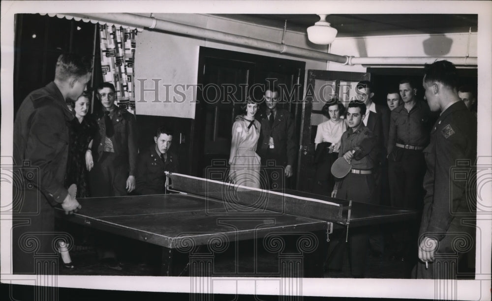 1951 Press Photo Ping Pong participants and spectators at Fort Benning Club- Historic Images