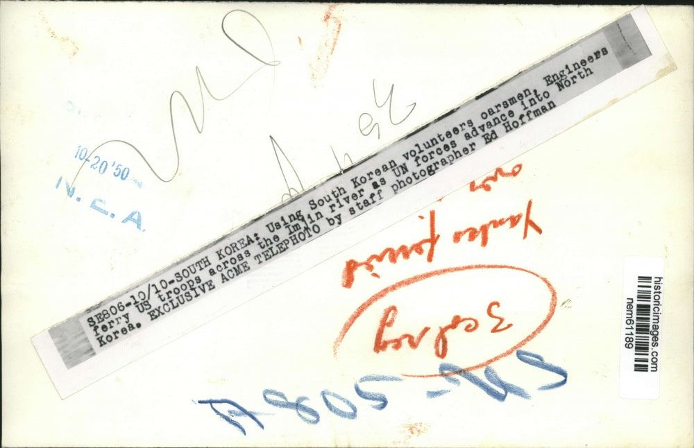 1950 Press Photo Korean volunteers oarsmen ferry American Troops across Imjin