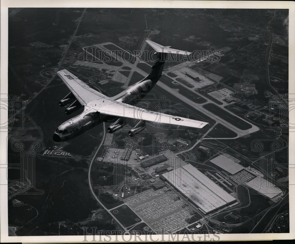 1965 Press Photo new Lockheed C-141 Starlifter in flight - nem61541- Historic Images