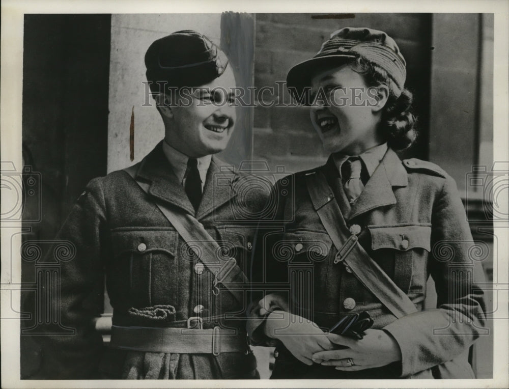 1939 Press Photo Leslie Smith of Royal Air Force marries Miss G. Witte