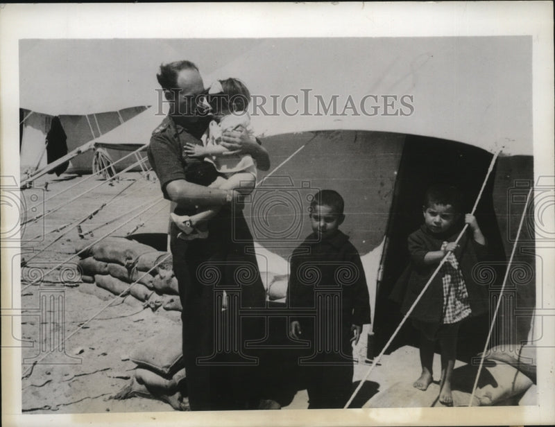 Load image into Gallery viewer, 1943 Press Photo British Camp Officer with Greek Refugees in Camp Moses Well
