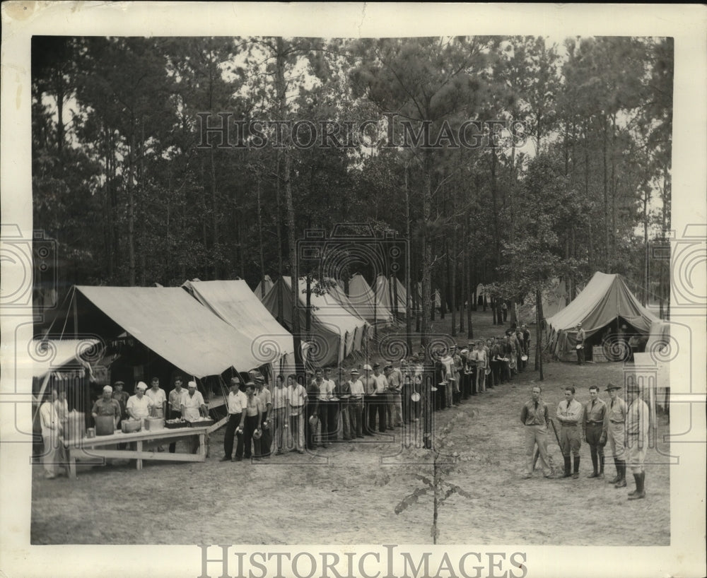 1935 Press Photo Workers lined up for lunch at Camp Roosevelt - nem61946