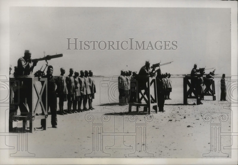 Load image into Gallery viewer, 1939 Press Photo Egyptian Recruits undergoing Anti-Aircraft Training in Desert

