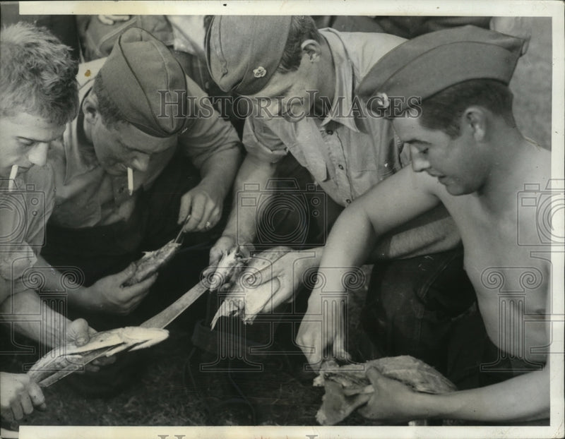 Load image into Gallery viewer, 1940 Press Photo Masachusetts Coastal Guardsmen at Camp Hullen Training
