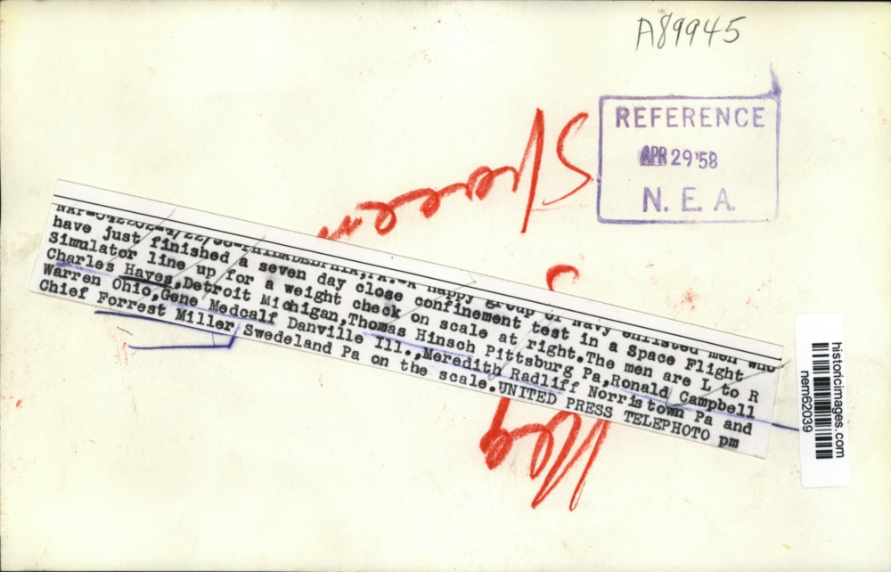 1958 Press Photo Navy men finish Space Flight Simulator Confinement test