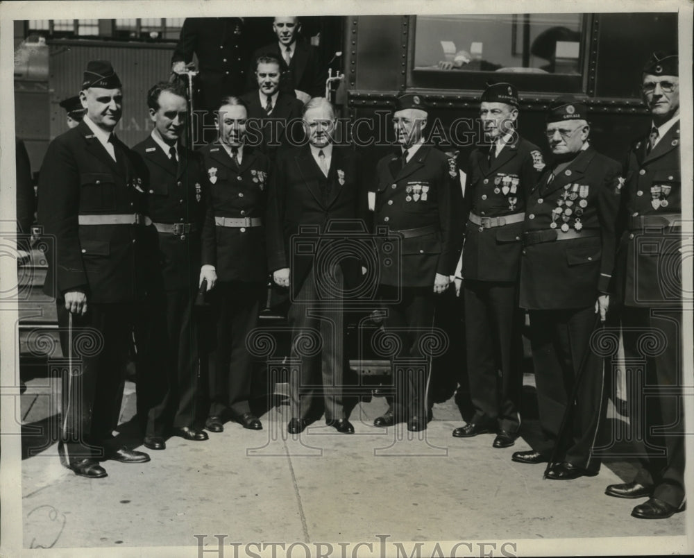 1931 Press Photo President Hoover greeted by the American Legion members