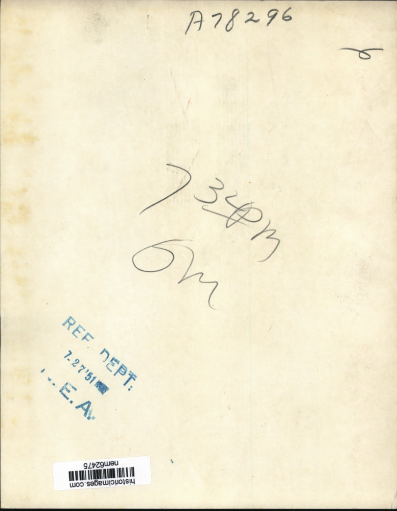 1951 Press Photo Private Richard Elmore guards the Armed Services Committee Room