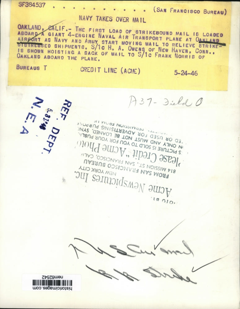 1946 Press Photo Giant 4 Engine Naval Air Transport Plane at Oakland Airport