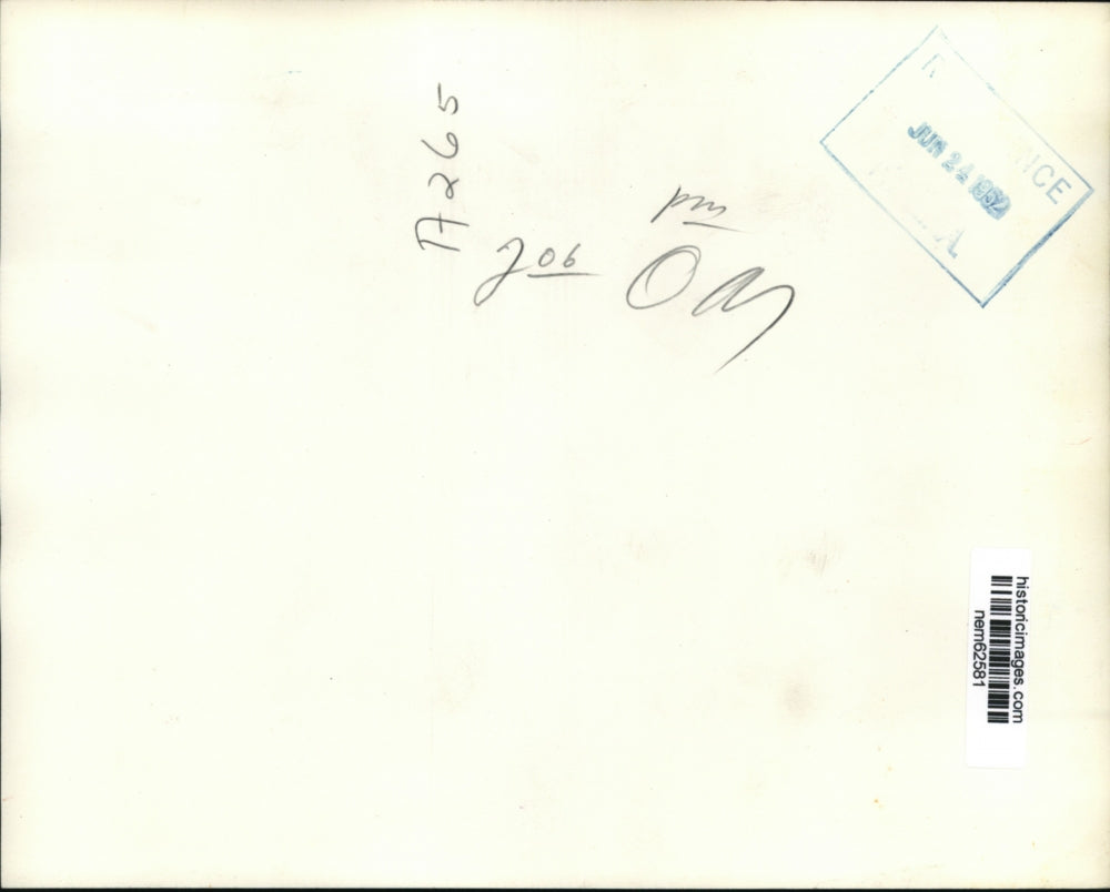 1952 Press Photo Honor students at United States Naval Academy look at diplomas