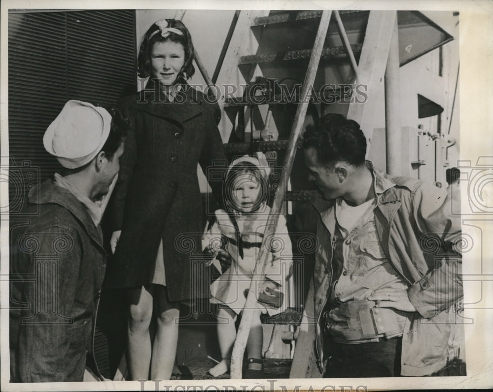 1944 Press Photo New Zealand born daughters of Airways official arrive America