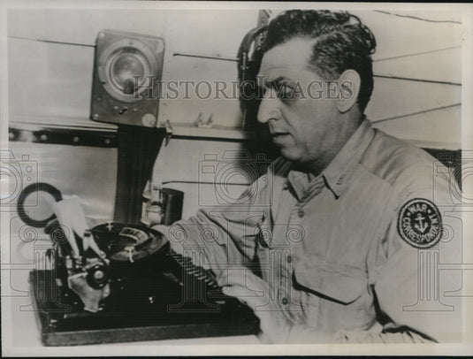 1944 Press Photo Last Picture of Raymond Clapper, Died in S. Pacific Plane Crash