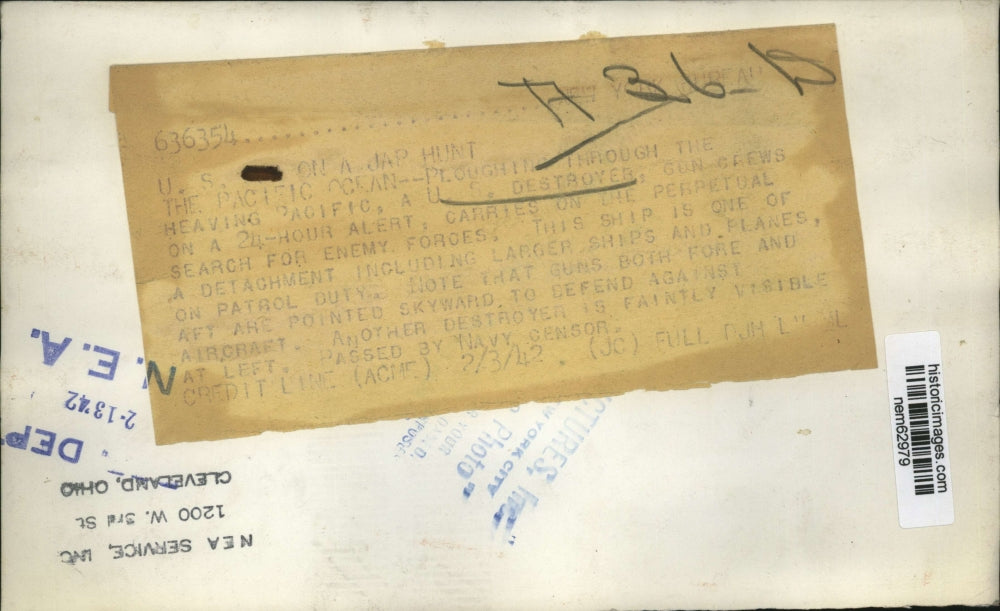 1942 Press Photo American Destroyer ship searches for enemy forces on Pacific