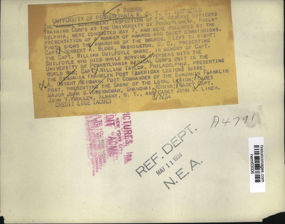 1934 Press Photo Awarding of Swords During Annual Government Inspection Training