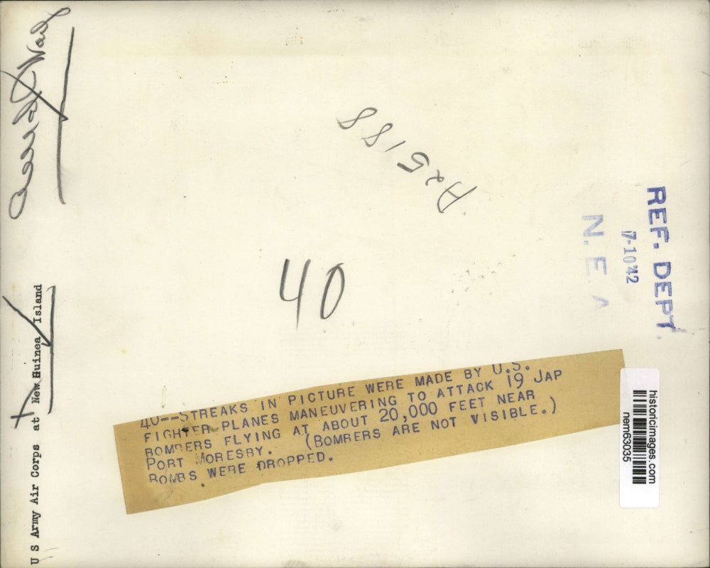 1942 Press Photo United States Air Corps planes maneuver over New Guinea Island