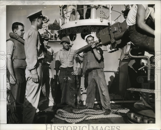 1942 Press Photo Students work at the U-Boat Chaser School in Miami Florida