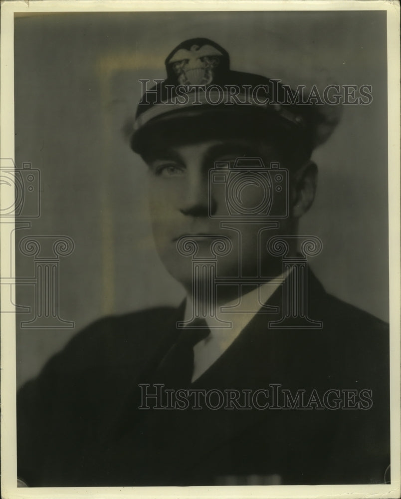 1944 Press Photo Captain John H. Brown Jr. of United States Navy - nem63549