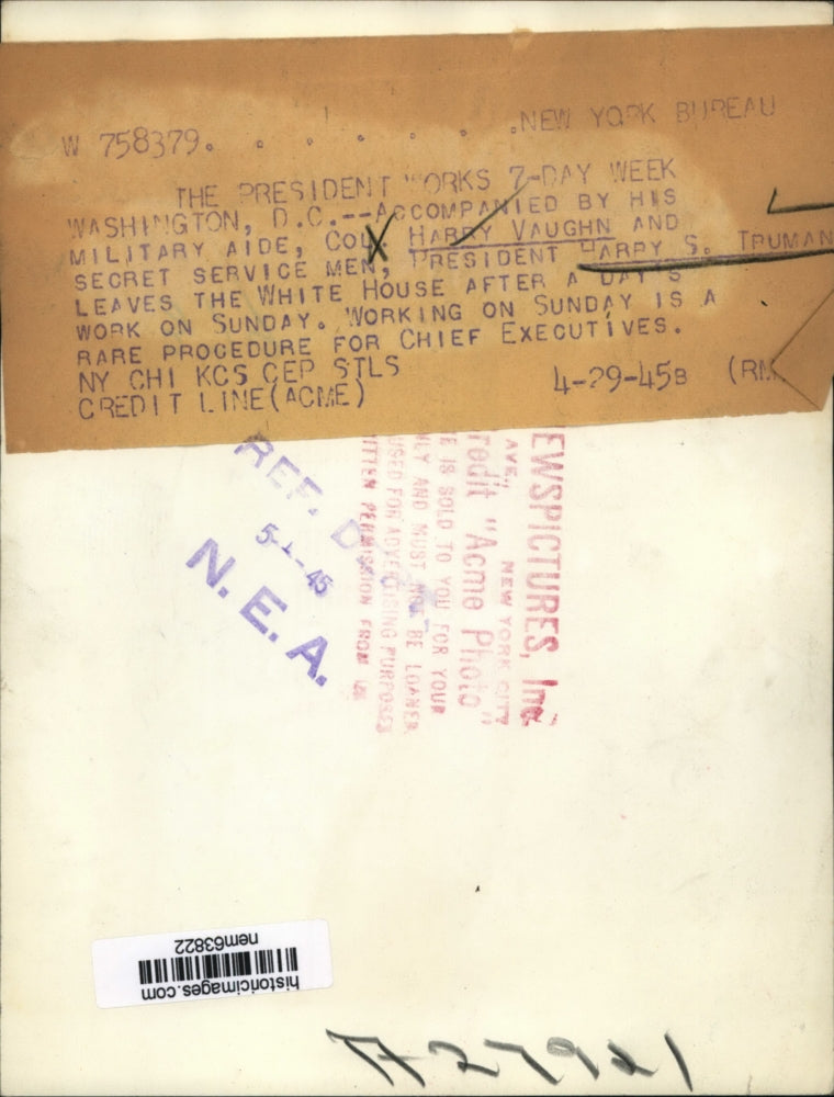 1945 Press Photo Pres.Harry Truman with his Military Aide Col. Harry Vaughn